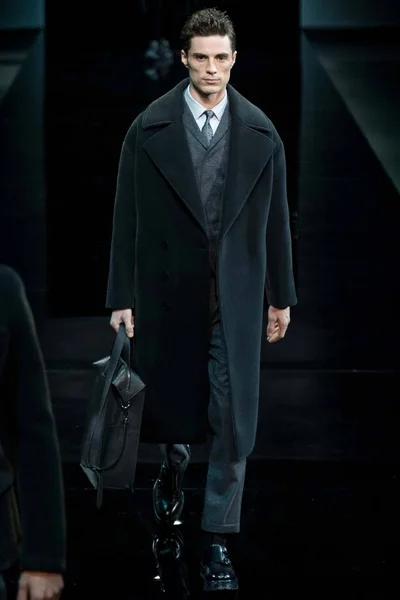 Look 24